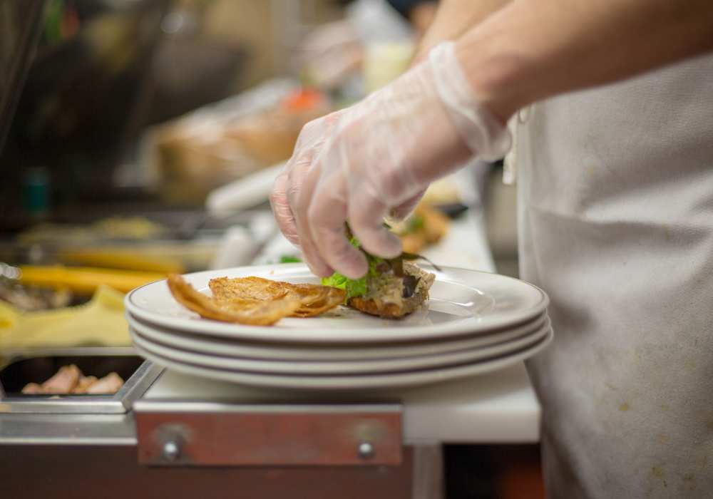 Características del curso de manipulación de alimento del Ina