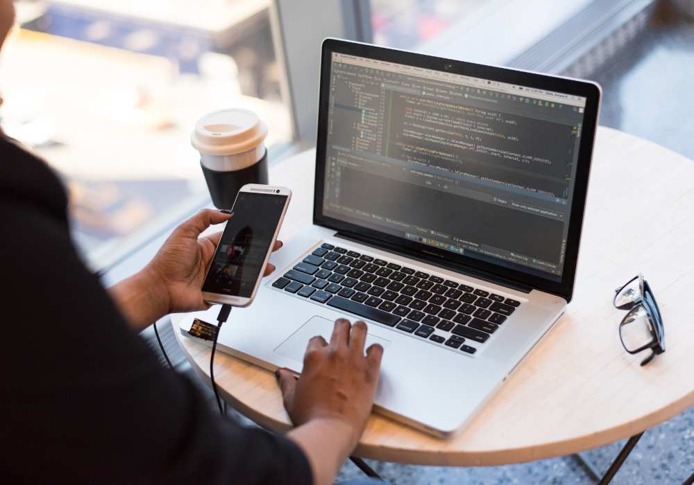 Ventajas y beneficios de estudiar programación en Colombia